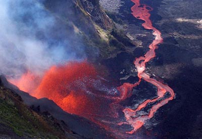 Vulkan-Expeditionen, Am Atem der Schpfung: Indischer Ozean, La Runion, Vulkanausbruch, Feuerspalte, Lavastrom